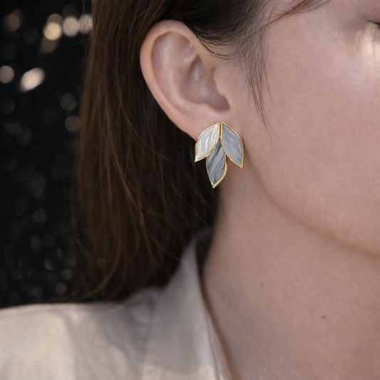 Elegant Leaf Tops Earrings – Stylish Nature Inspired Jewelry for Women