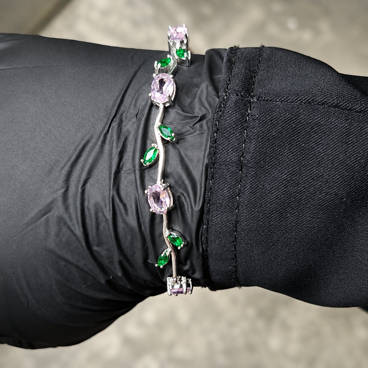 Trendy Viral Multi Color Bracelet — Bold & Vibrant Style Available in One Size