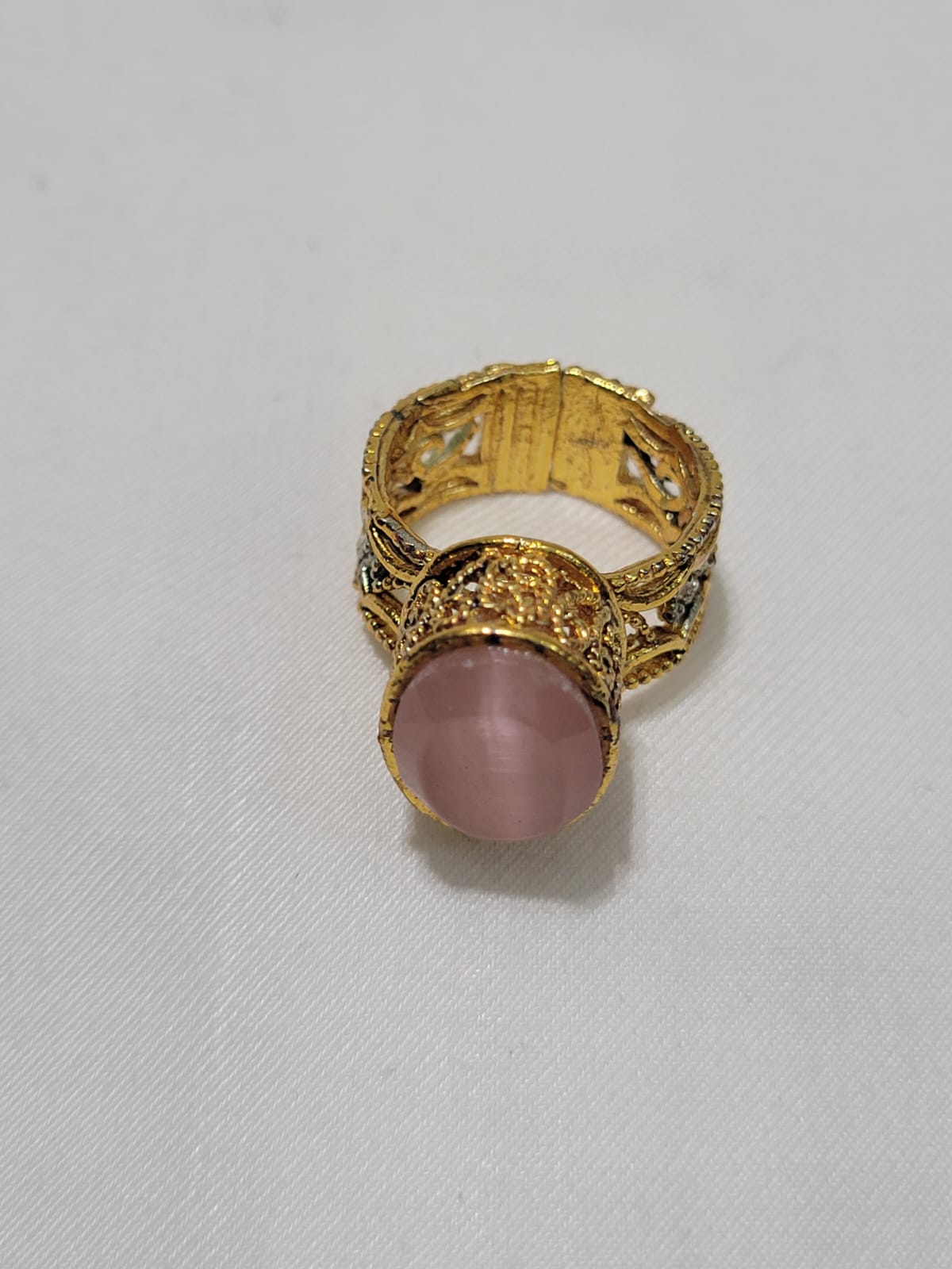 Elegant Ring with Pink Stone