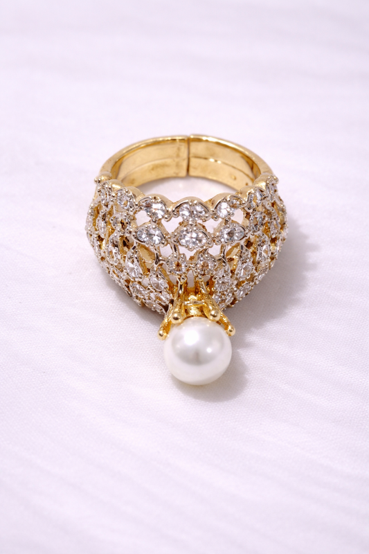 Beautiful 1 Carat Ring with White Pearl